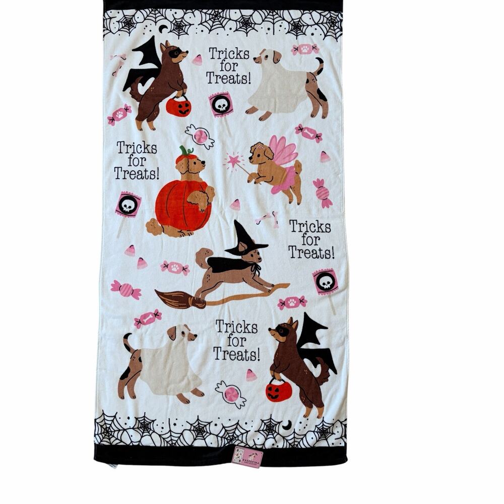 Kassafina Halloween Dogs in Costumes Bath Towel Plush 100% Cotton NEW